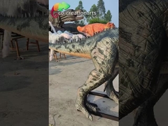 چشمک زدن به اندازه واقعی دایناسورهای انیماترونیک مدل سراتوزاروس