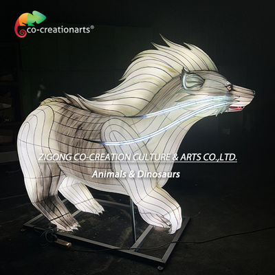 خرید مجسم فانوس گورکن سفید آینده‌نگر با تاج موهیک LED و دم اژدها تولید آنلاین